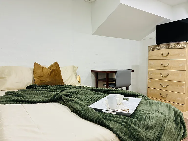 1058 Birch St SW #1 — Photo 12
