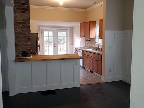 3rd image of 408 W Sussex Ave