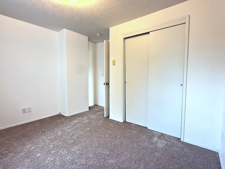 905 NE 94th Ave — Photo 21