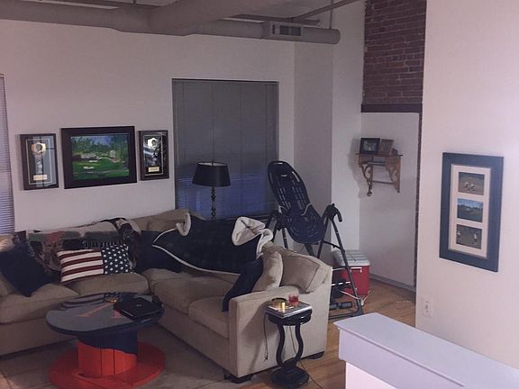 3rd image of 15 S Bank St APT 411