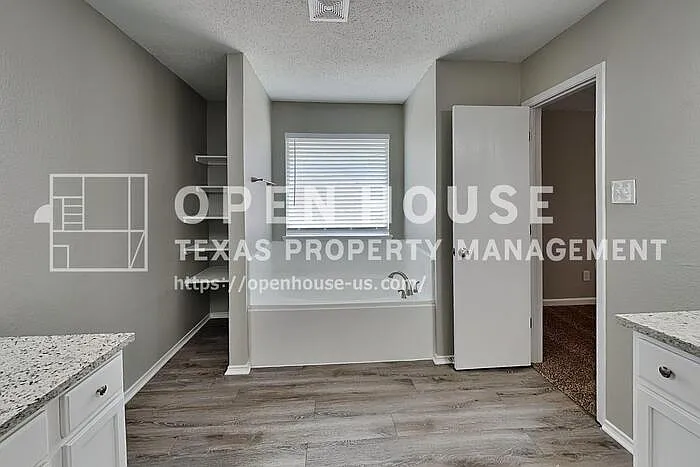 1812 Solitude Ct — Photo 13