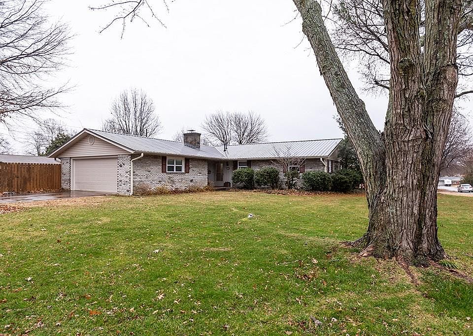 1st image of 1113 W Pine St