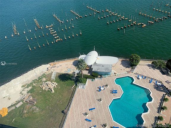3rd image of 11111 Biscayne Blvd #17G