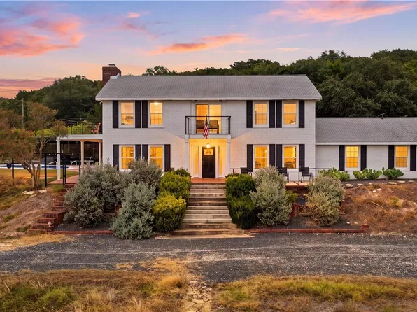 344 E South Fork Rd, Comfort, TX 78013