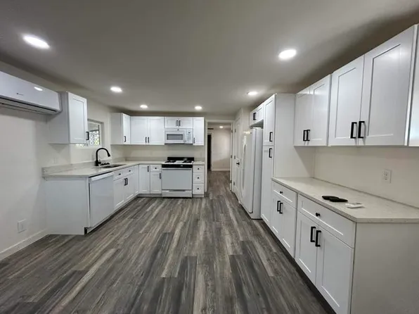 305 S Val Vista Dr #188, Mesa, AZ 85204