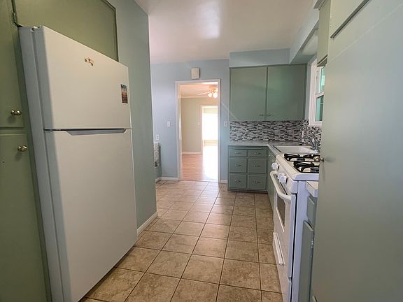 5th image of 299 Glendora Ave
