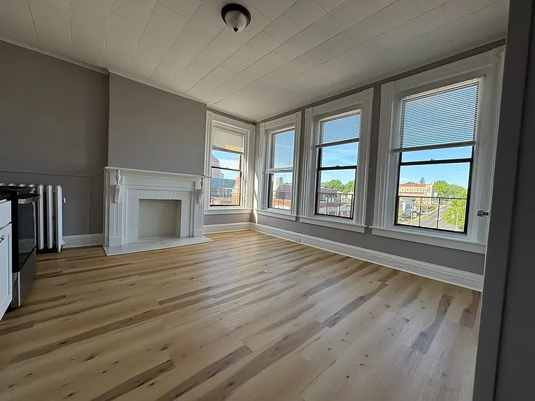 460-11 N Main St #A11 — Photo 2