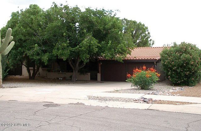 1st image of 421 E Placita Del Venado
