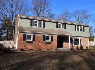 845 Worcester Dr, Niskayuna, NY 12309
