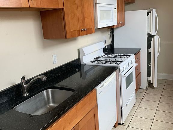 2nd image of 206 N Lombardy St APT 2