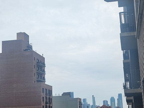 4th image of 2638 21st St APT 5H