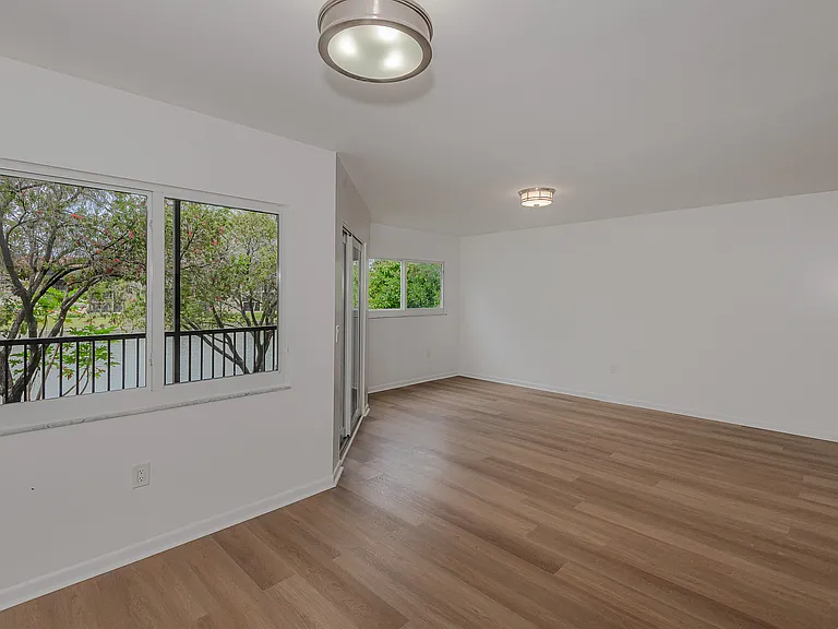 13800 SW 14th St #211C — Photo 7