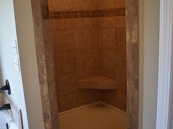 4th image of 3620 N Grant Ave