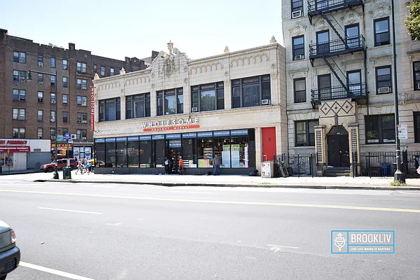 Rented by null | media 8