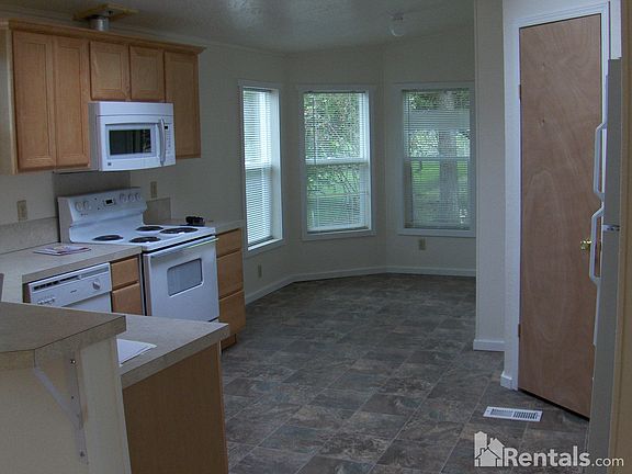 4th image of 8425 Pepperidge Ln SE