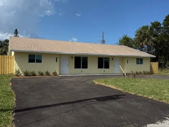 8415 SE Diane St, Hobe Sound, FL 33455