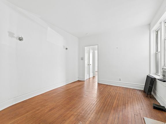 3rd image of 35-21 28th St #A1