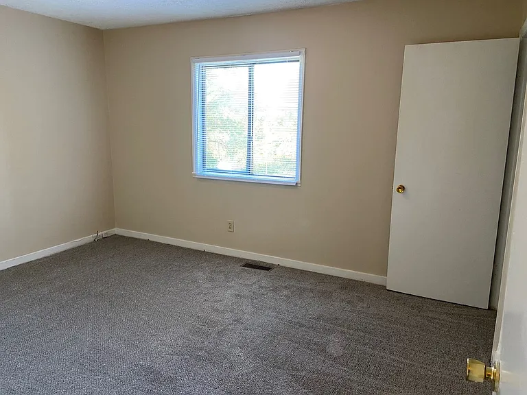 1260 Fieldstone Rd #D — Photo 4