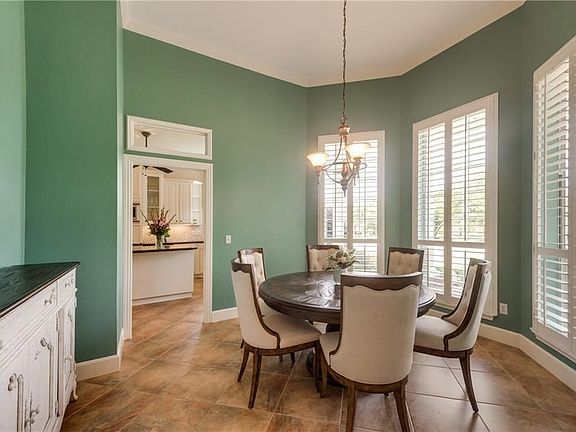 4th image of 1000 Meadow Ct