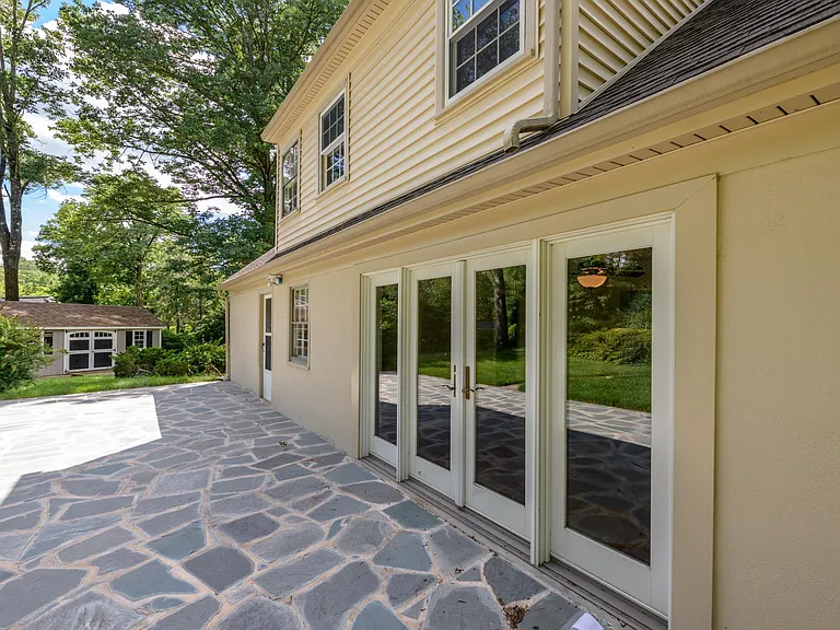 100 Pine Tree Rd — Photo 20