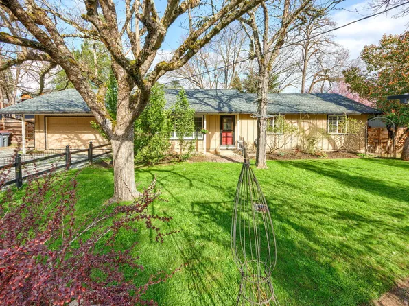 440 G St, Jacksonville, OR 97530