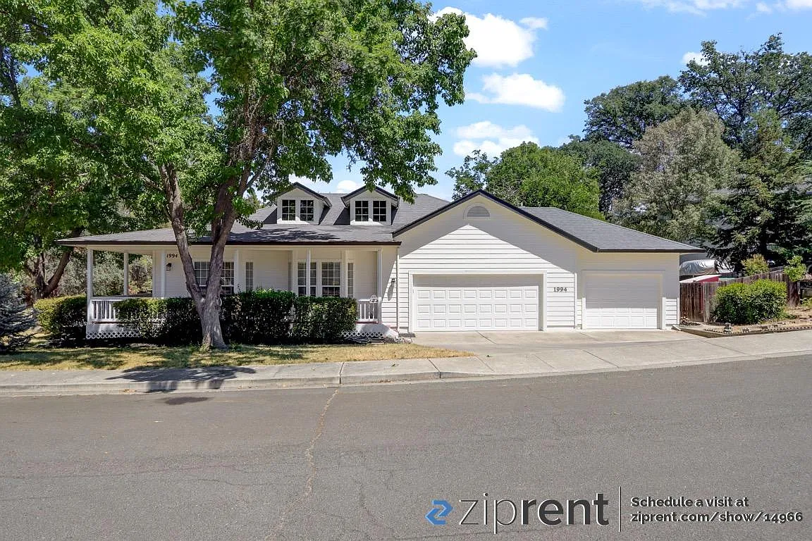 1994 Alden Ave photo 1