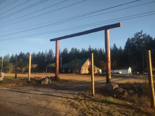937 School Rd, Lopez Island, WA 98261