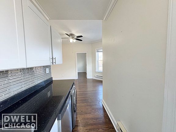 5th image of 915 W Waveland Ave #923-2B