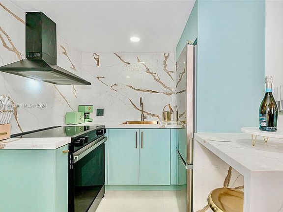 4th image of 100 Collins Ave #212