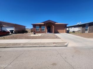 921 Brezo St, Horizon City, TX 79928