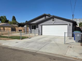 1425 J St, Sanger, CA 93657