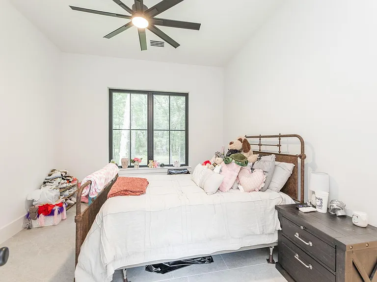 21701 Dan Dr — Photo 32