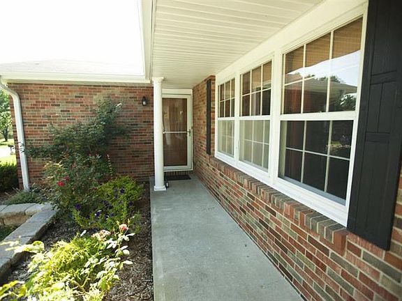 2nd image of 2216 Bushnell Dr
