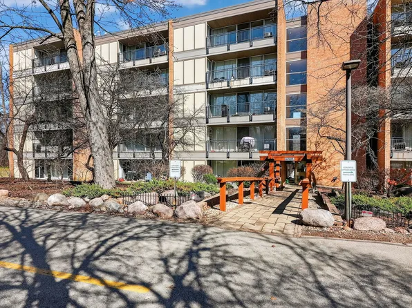 6020 Oakwood Dr APT 1L, Lisle, IL 60532