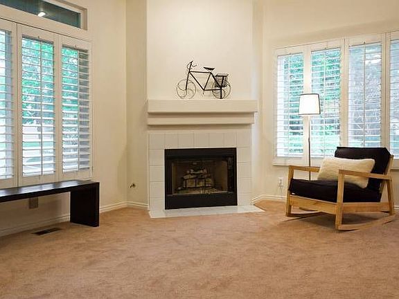 2nd image of 1140 E Parkway Ave APT B4