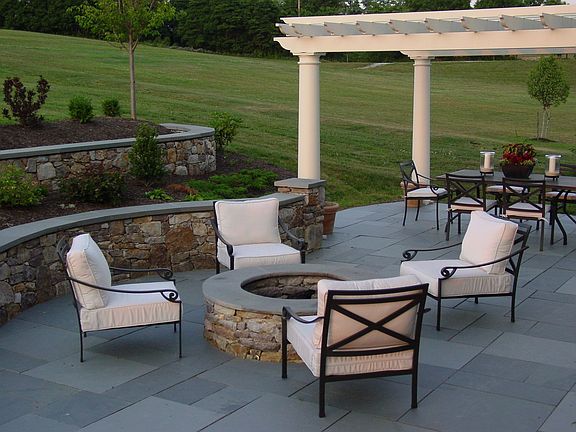 Fire Pit/Pergola