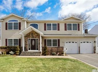 6 Sagamore St, Plainview, NY 11803