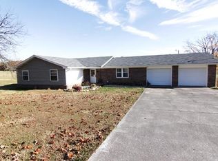 100 Barger Ln, Lenoir City, TN 37772