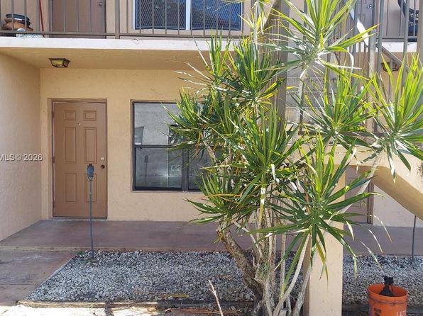 2240 Van Buren St APT B1