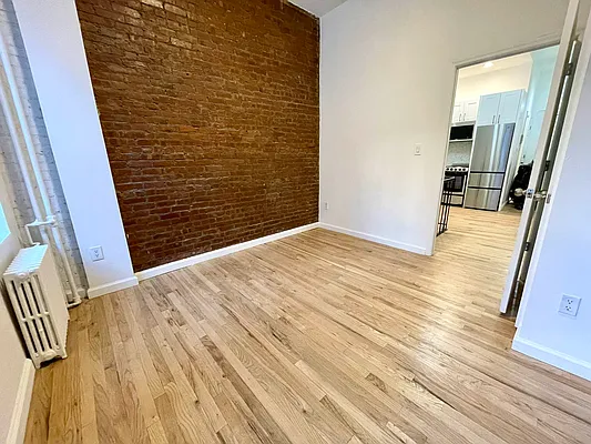 Rented by J PRESTON AND ASSOCIATES INC | media 19