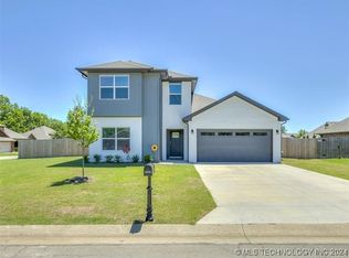 8476 Dunnwood Rd, Claremore, OK 74019