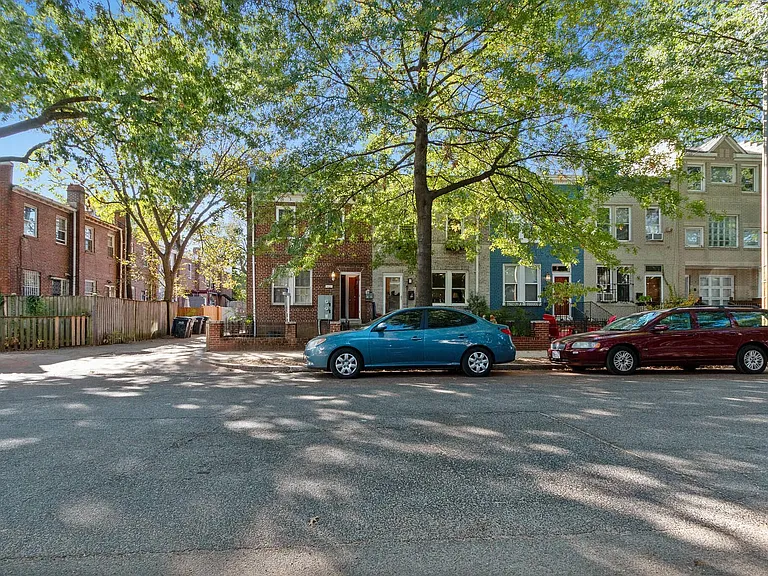 1631 E St SE #1 — Photo 6