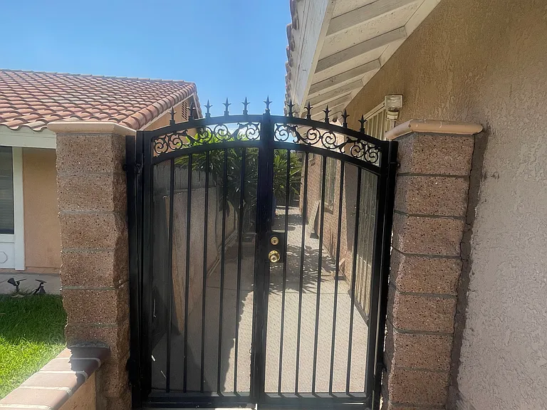 Buckeye St — Photo 19