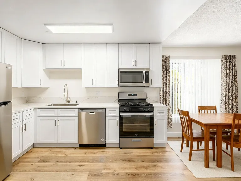 MC 6861 Sepulveda Properties, LLC — Photo 7