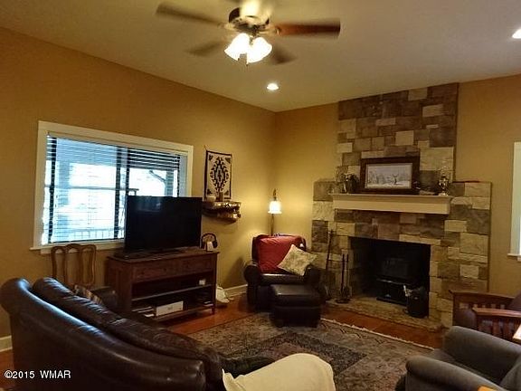 2nd image of 3101 Summer Dr