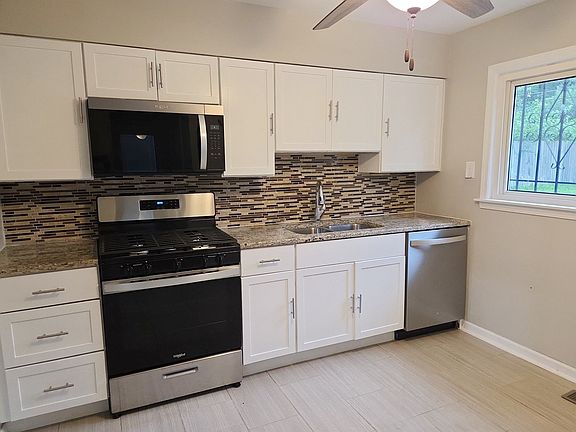 4th image of 1387 Forest Pl