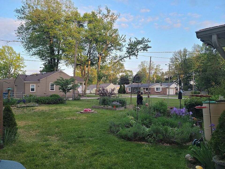 2nd image of 5264 Silvertown Dr