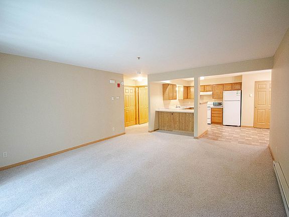 3rd image of 1872 Deerhaven Ln NE APT 5