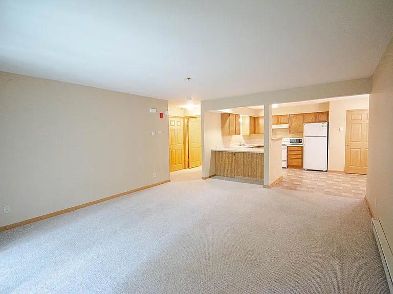 1872 Deerhaven Ln NE #5 — Photo 3