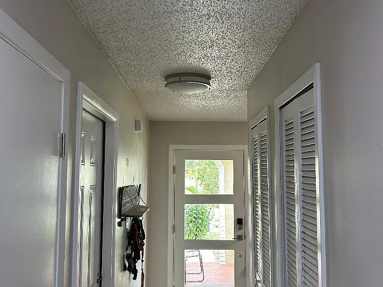 833 Berkshire Dr — Photo 13